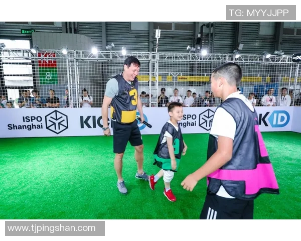 足球明星与克隆人展开奇幻对决揭开运动与科技的神秘面纱