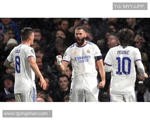 皇马与拜仁激战复盘分析球队表现与战术对比全解析