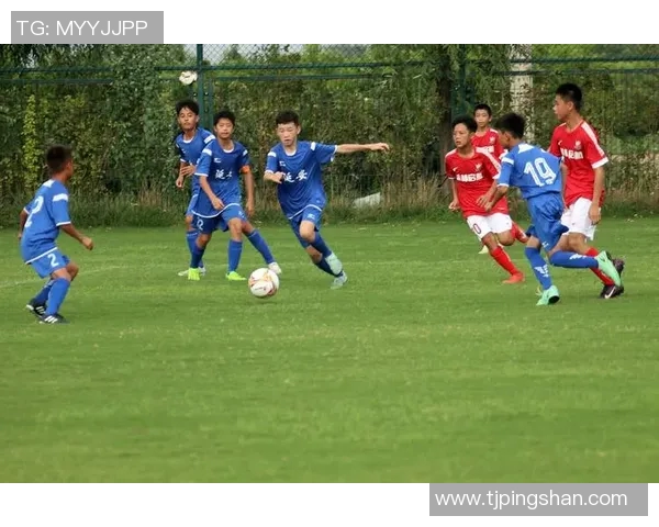 今晚足球赛事直播的精彩对决不容错过各大联赛齐聚一堂为你奉上激情时刻